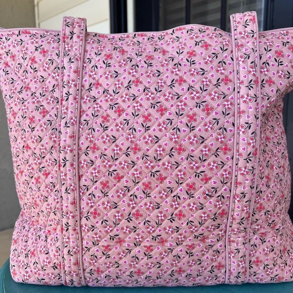 Vera Bradley Large Vera Tote in Sweethearts and Flowers - Picture 4 of 10